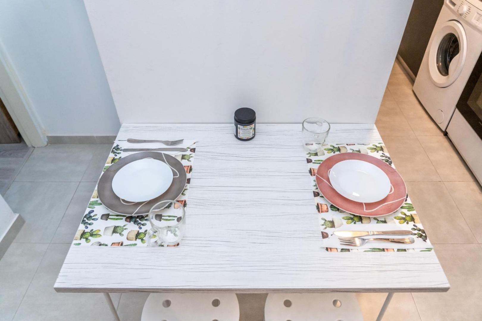 סלוניקי Kosmos Service Apartment Near Turkish Consulat And Saint Dimitrious Church With Additional Cost Parking מראה חיצוני תמונה