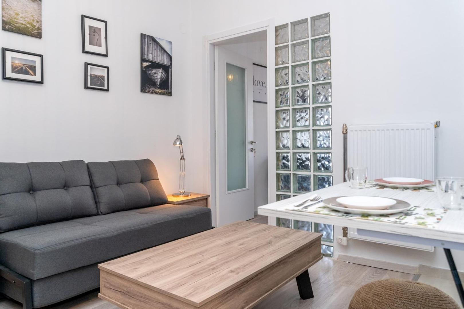 סלוניקי Kosmos Service Apartment Near Turkish Consulat And Saint Dimitrious Church With Additional Cost Parking מראה חיצוני תמונה